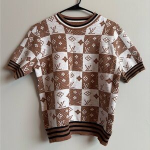 Class A LV Brown and White Patterned Short Sleeve Sweater (S-M)